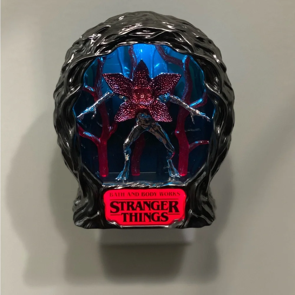 Bath & Body Works Stranger Things Demogorgon Nightlight - Black, Blue, Red